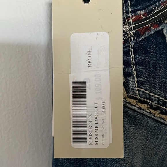 Miss Me NWT - Picture 3 of 4